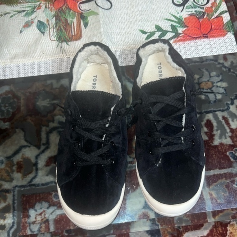 Torrid black velvet shoes